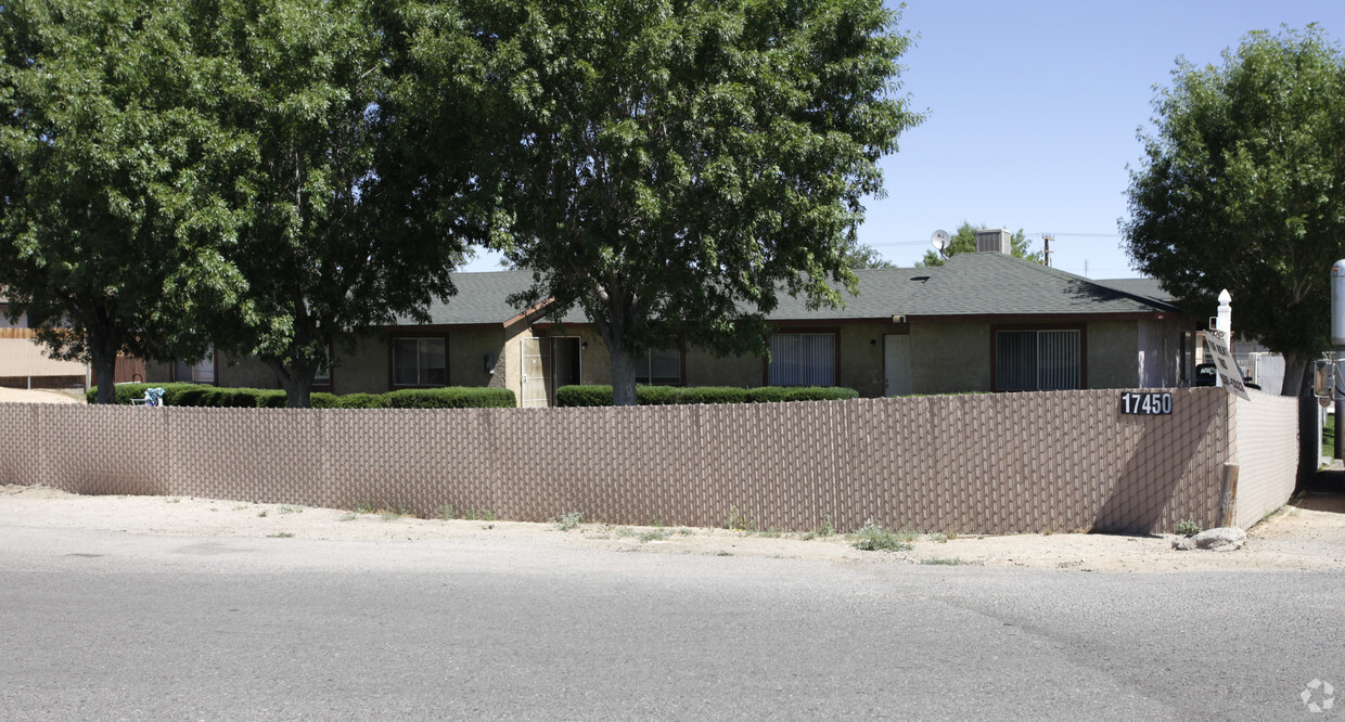 Primary Photo - 17450 Sequoia Ave