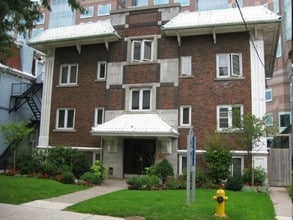 Building Photo - 44 Huntley St