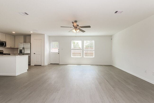 Foto del edificio - 1718 Lofty Cedar Ct