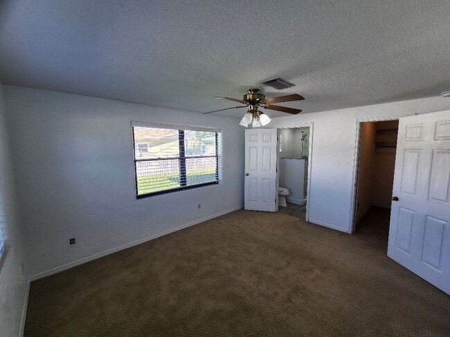 Building Photo - 105 Desoto Dr