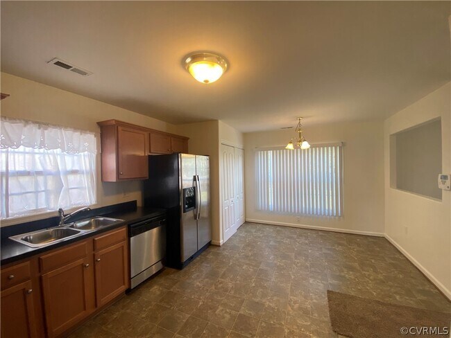 Building Photo - 13331 Castlewellan Dr