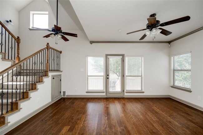 Building Photo - 483 McGarity