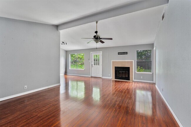 Building Photo - 1806 Krizan Ave