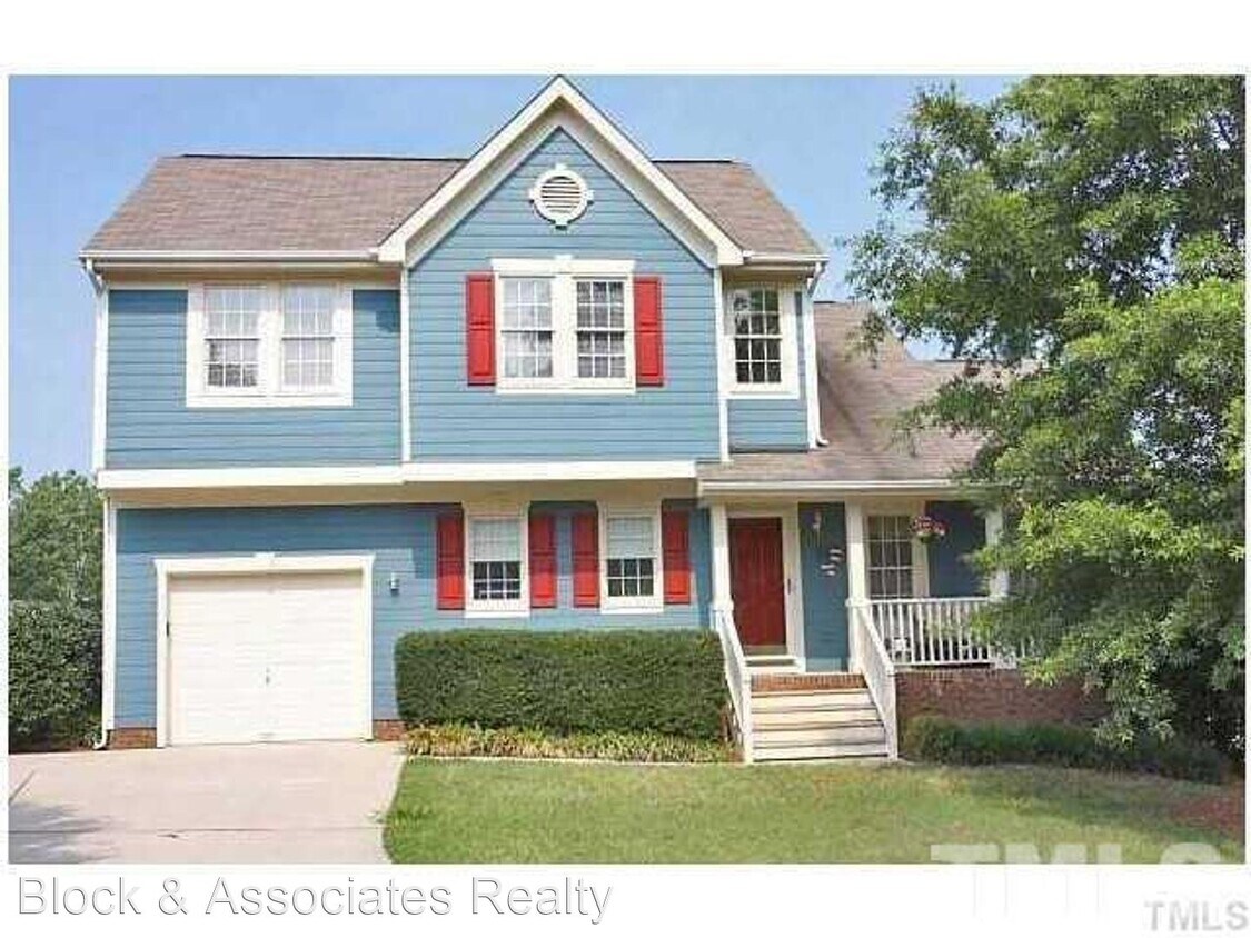 3 br, 2.5 bath House 106 Corner Run House Rental in Cary, NC