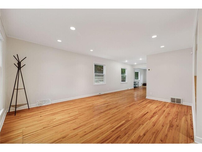 Building Photo - 4016 Kipling Ave