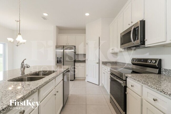 Foto del edificio - 584 Crown Rose Dr