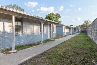 Building Photo - 4753 Wilmington St