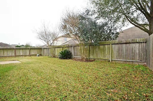 Building Photo - 22527 Birch Point Dr