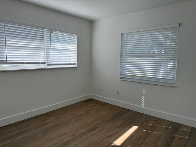 Foto del edificio - 446 Casuarina Cir