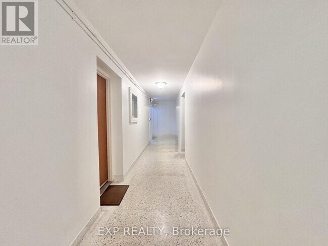 Photo du bâtiment - 25 Paisley Blvd E