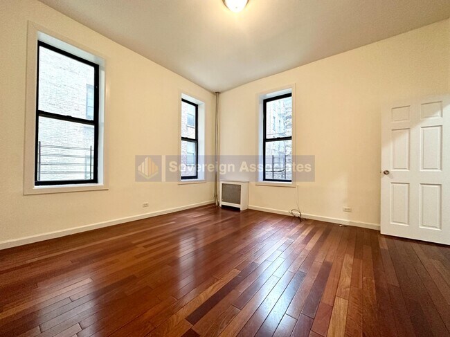 Foto del edificio - 255 Fort Washington Ave