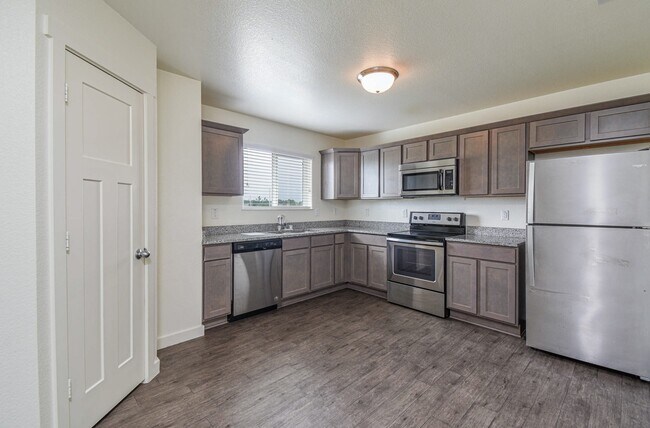 Foto del edificio - 21155 Gosling Rd