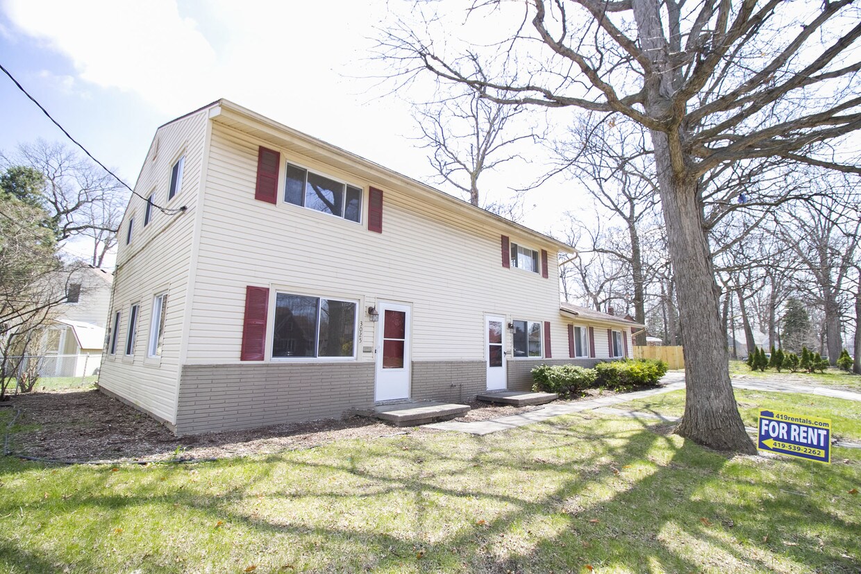 3027 S Byrne Rd, Toledo, OH 43614 Townhome Rentals in Toledo OH