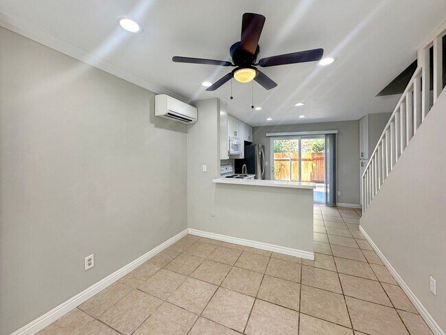 Foto del edificio - Charming 2BD/1BA Home in San Carlos W/ A/C...
