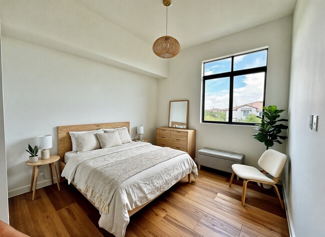 Primary Bedroom - Dixie Breeze Apartments