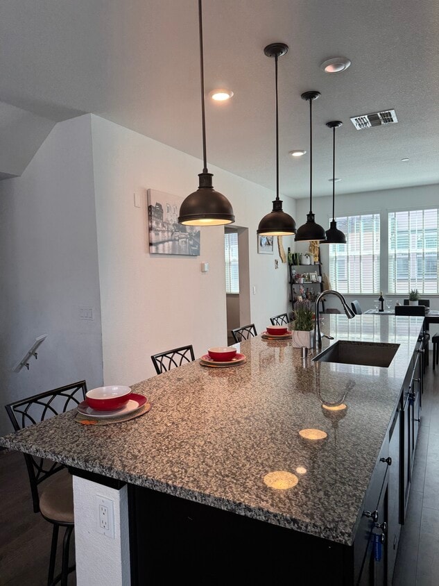 Foto principal - 1586 Pratt Pl