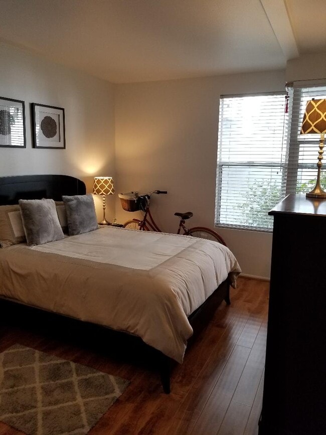 Building Photo - 101 Market St