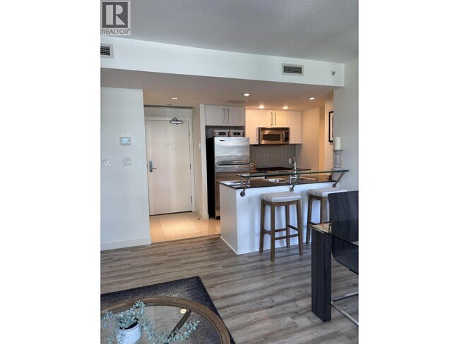 Photo du bâtiment - 633 Kinghorne Mews