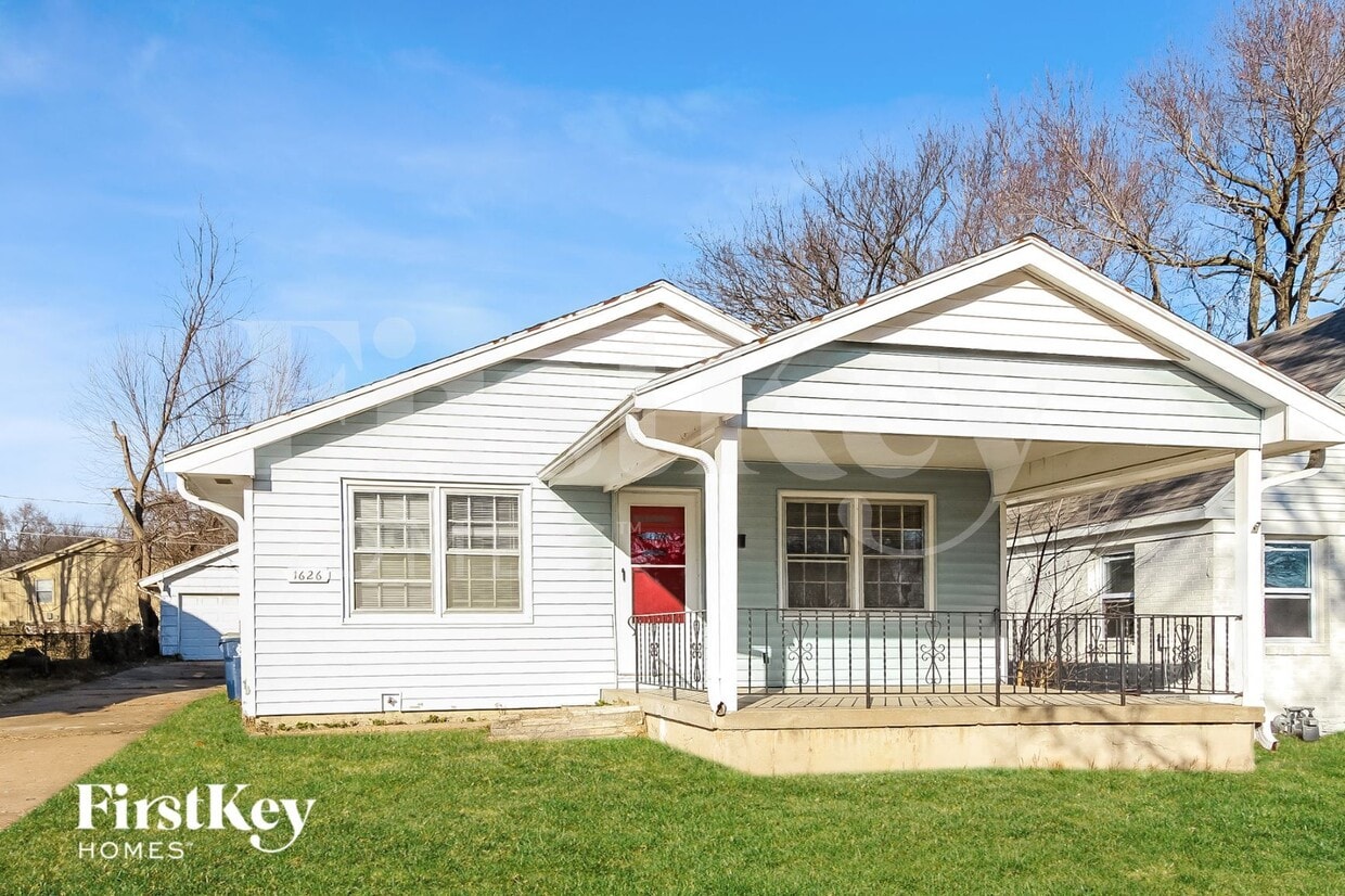 Foto principal - 1626 E 75th Terrace