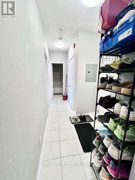 Building Photo - 409 College St