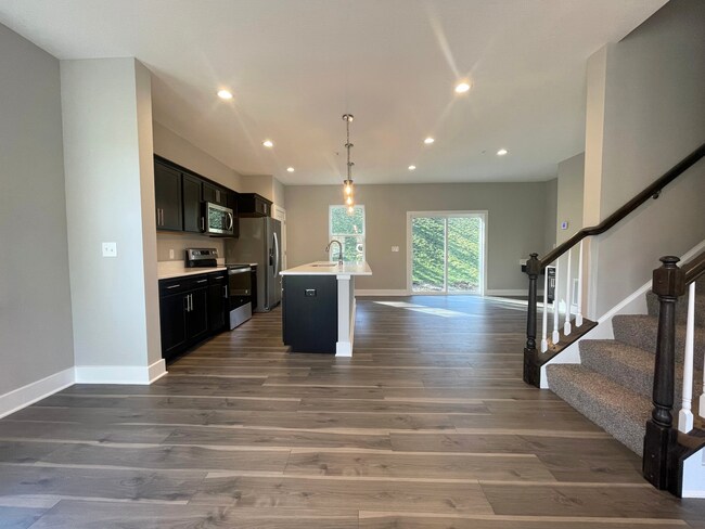 Building Photo - Beautiful 3 Bedroom Townhome in Delmont, P...