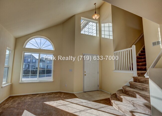 Foto del edificio - 985 Ridgebury Pl
