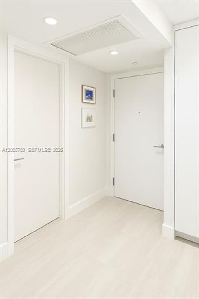 Photo - 2301 Collins Ave cu-636 Apartment