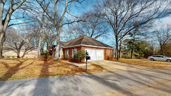 Building Photo - Wonderful 4 bedroom, 3 bath home in Grand Oaks Millbrook