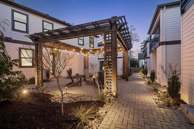 Building Photo - Modern Elegance Meets Comfort – Stunning New 3BR / 2.5BA in Lake Oswego