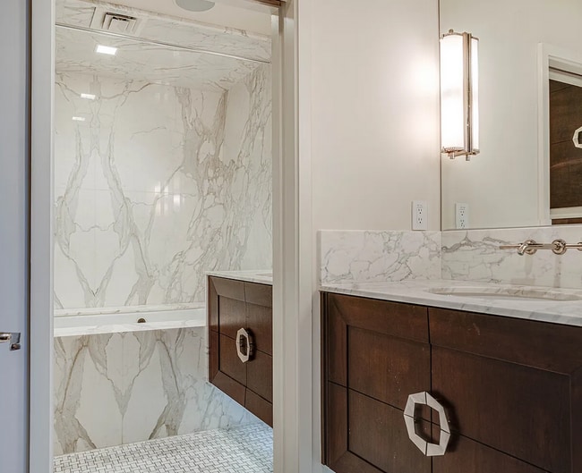 Photo - 700 Hildebrand-100.2 Apartment