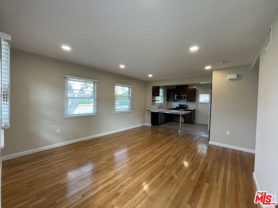 Building Photo - 1633 Penmar Ave