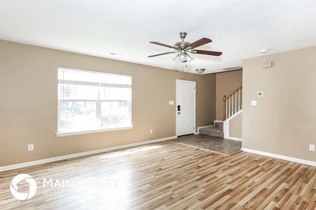 Building Photo - 2419 Fairstone Ave