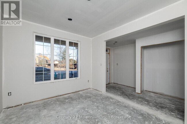 Building Photo - 30 Stienway St