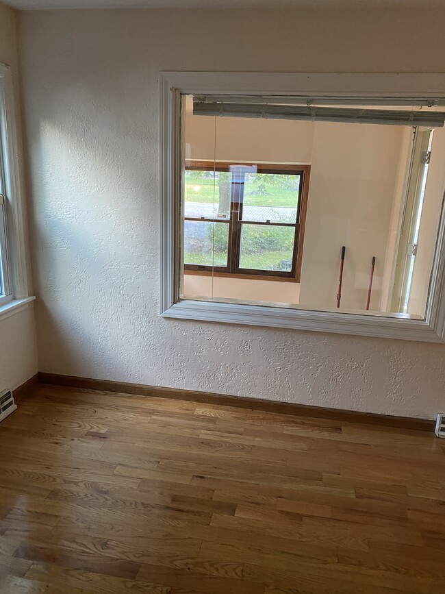 DINING ROOM LOOKING TO FOYER - 420 Shoreland Rd