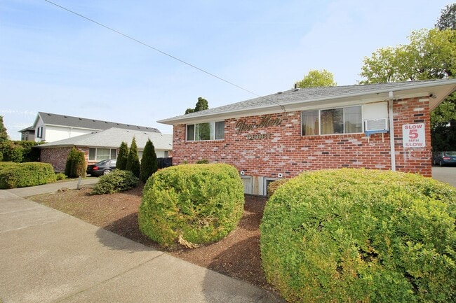 Building Photo - 7312-7334 N Lancaster Ave