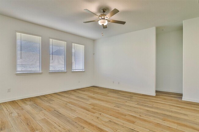 Foto del edificio - Cute Newer 4-2-2 N Ft. Worth