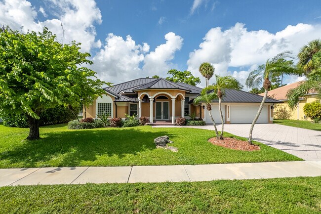 Building Photo - 15622 Cypress Park Dr