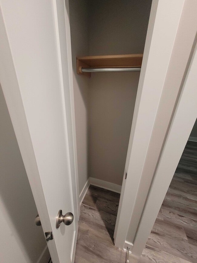 Building Photo - 3913 S Bluelake Ct