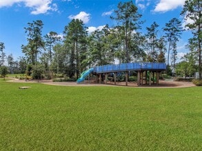 Building Photo - 15520 Maple