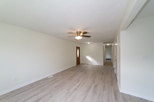 Photo - Updated 3 bedroom 1.5 bath home in desirab...