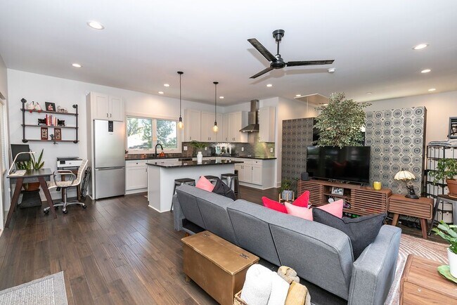 Foto del edificio - 1084 Sanders Ave SE