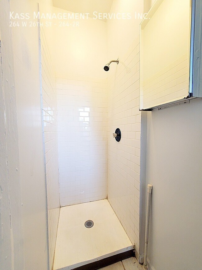 Foto del edificio - 264 W 26th St