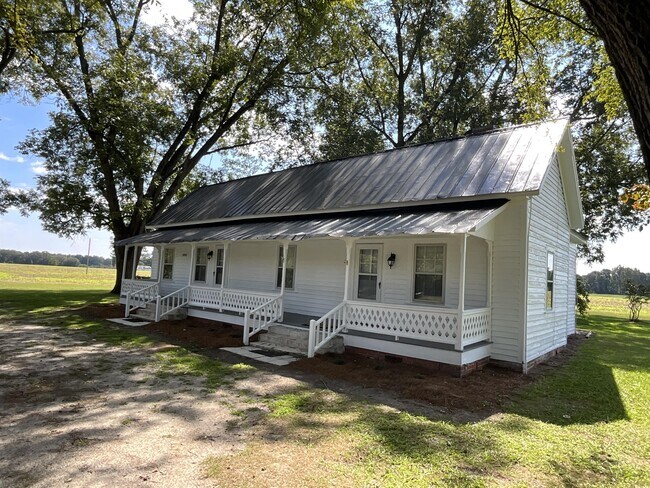 Building Photo - 2048 Hockaday Rd