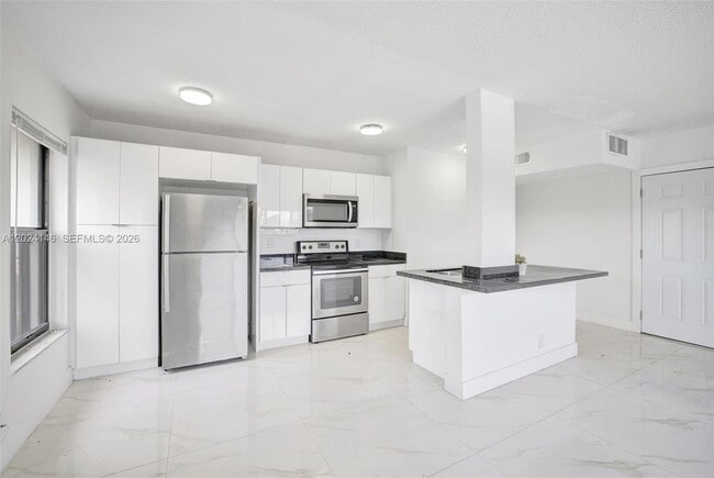 Photo - 2324 South Cypress Bend Drive Apt #2354, Pompano Beach, FL 33069 - 1 BR 1.5 BA condo