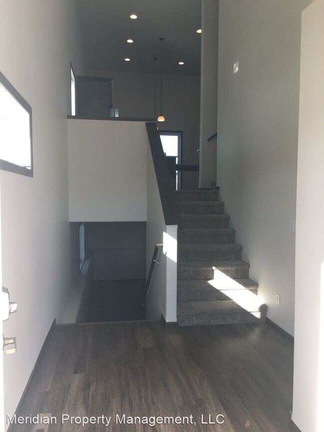 Building Photo - 3 br, 3 bath House - 1126 46th Ave S