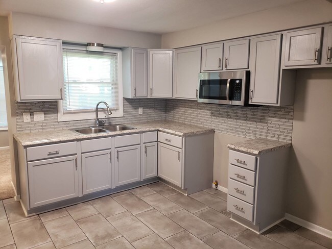 Building Photo - 9311 Cincinnati Dr