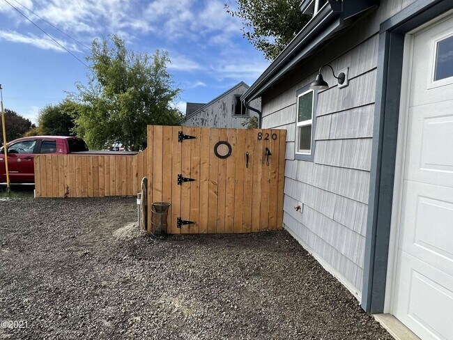 Foto del edificio - 1051/A/