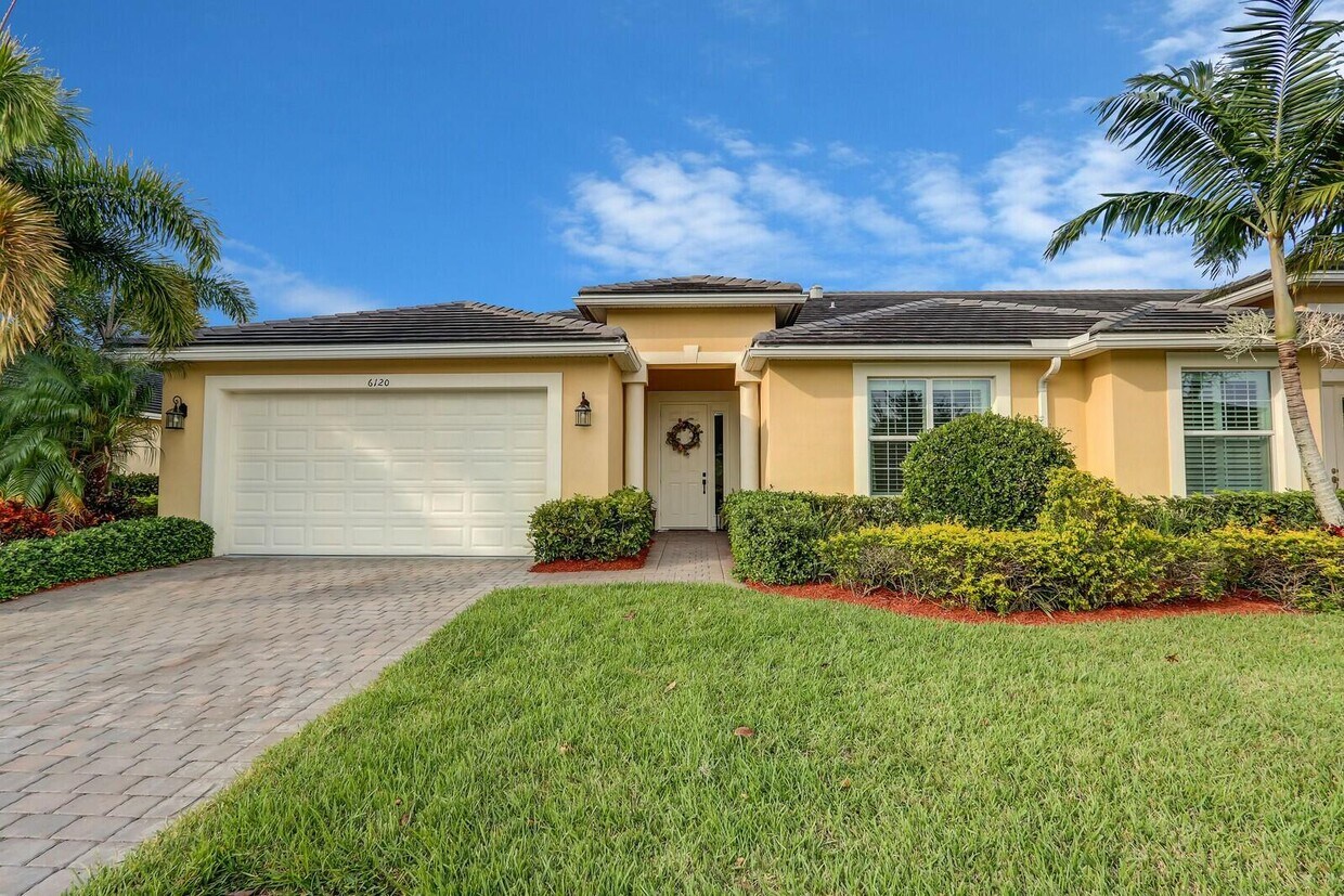 Foto principal - 6120 NW Cullen Way