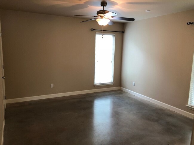 Foto del edificio - 4511 Depew Ave