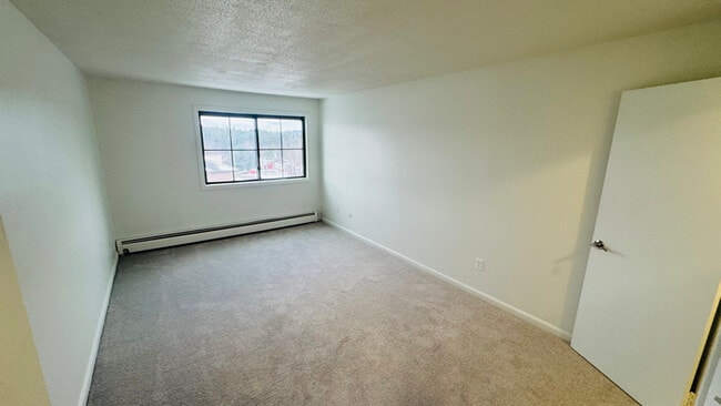 Foto del edificio - 128 Mammoth Rd